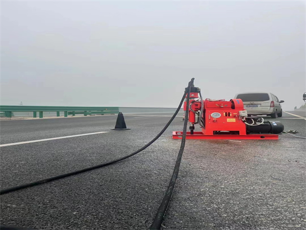 喜德马路路基路面开裂下沉注浆加固灌浆